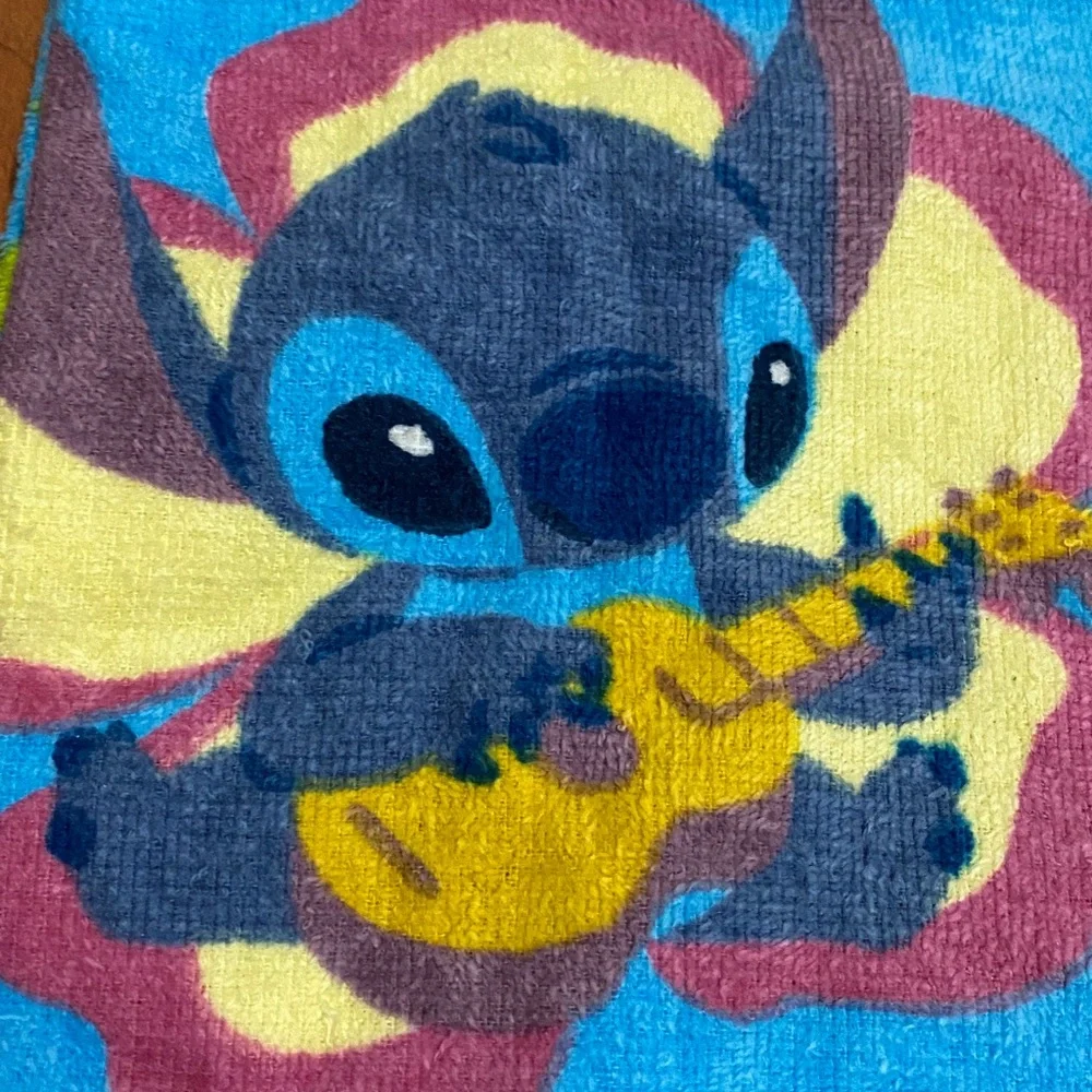 ❤️ Disney’s Lilo & Stitch Experiment 626 Hand Towel NWT